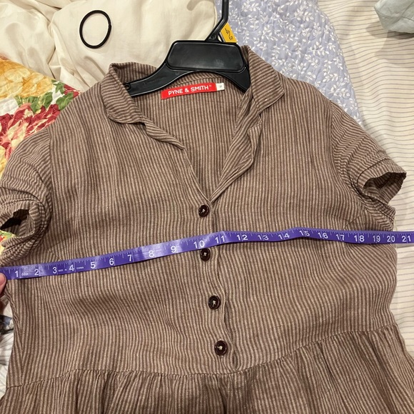 Elegant Brown Striped Dress - Picture 3 of 4